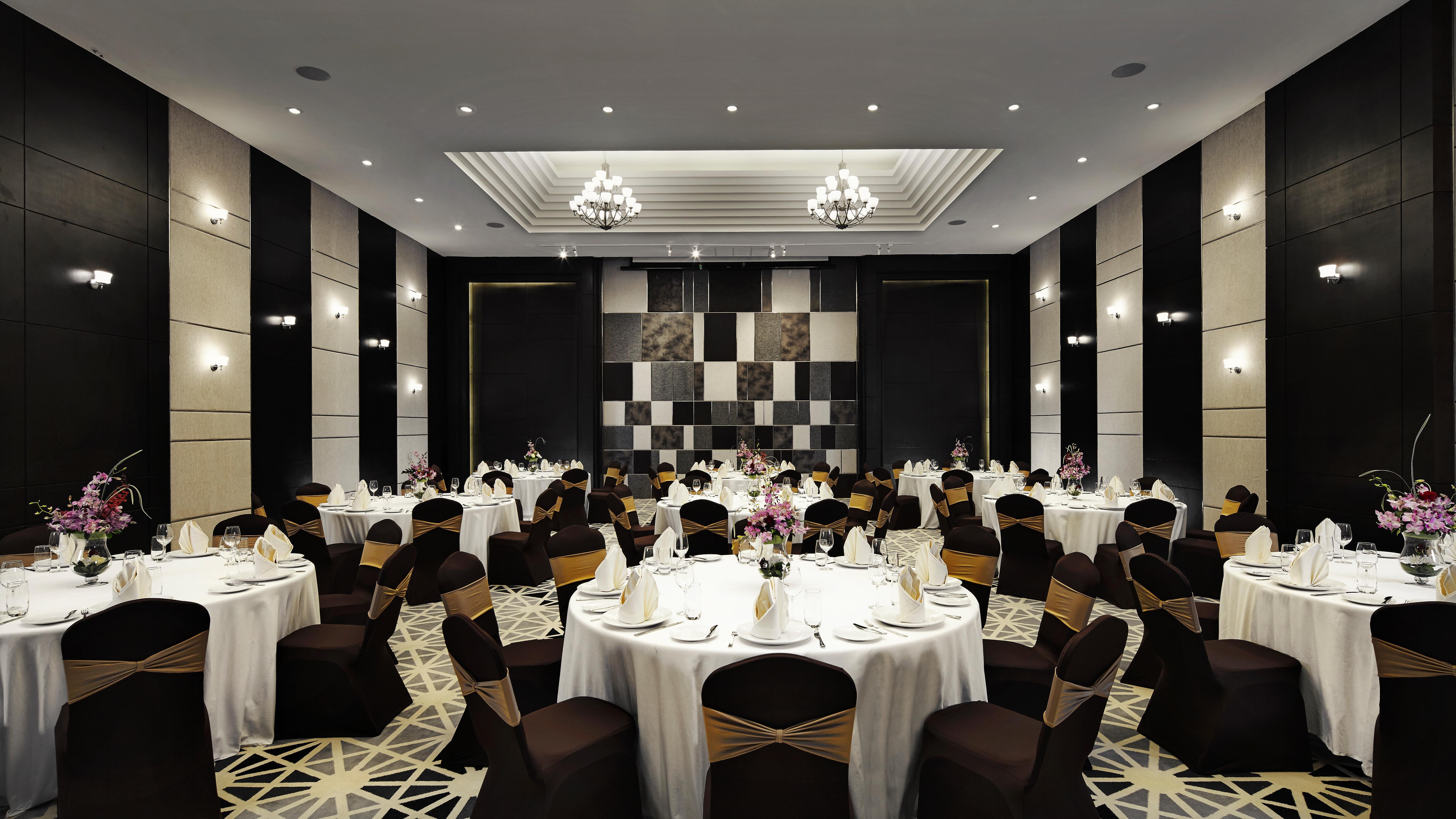 Moevenpick Hotel Sukhumvit 15 Banguecoque Exterior foto The ballroom