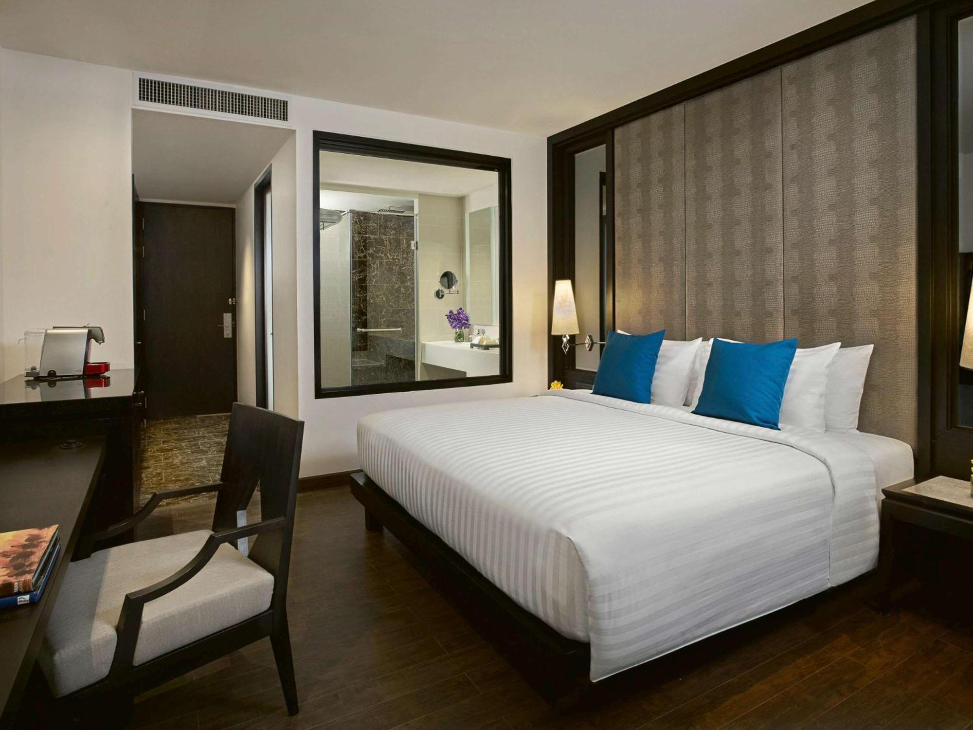 Moevenpick Hotel Sukhumvit 15 Banguecoque Exterior foto Deluxe Room